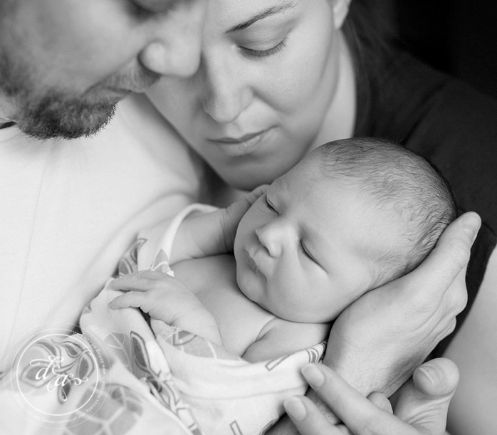 black and white photography baby. lack and white newborn